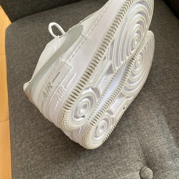 Nike Air Force 1 White Low-Top Sneakers -Unisex size - Picture 6 of 6
